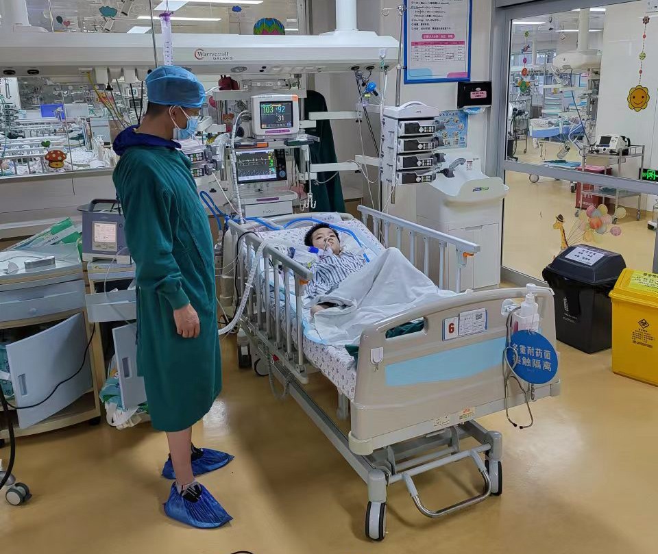 盈江县跨省救护车出租公司