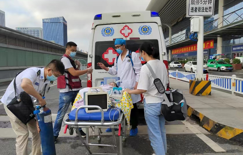 盈江县救护车出租公司